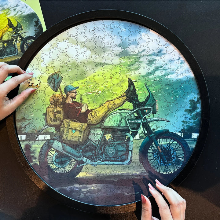 The Nomad | Framed Puzzle – Circular | 300 pieces