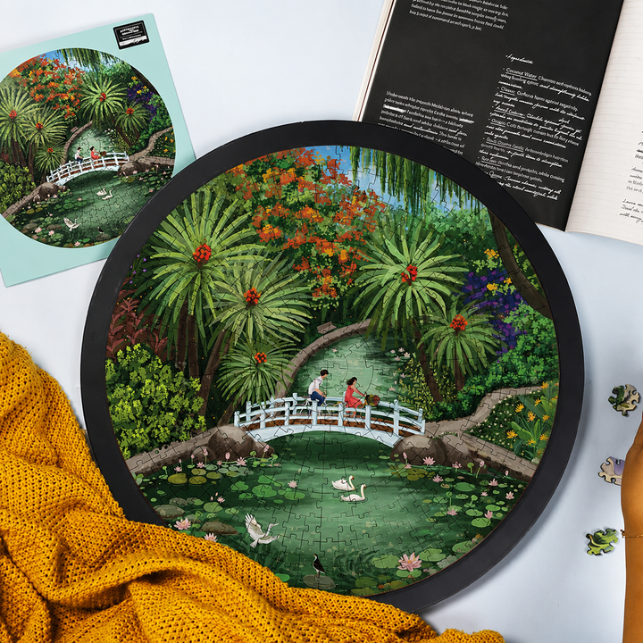 Side by Side | Frameable Circular Puzzle | 300 Pieces