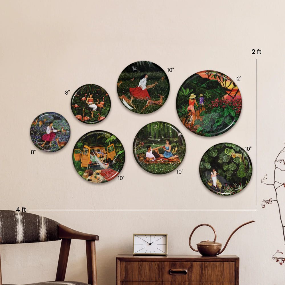 Set of decorative wall plates showing sizes of the home decor plates