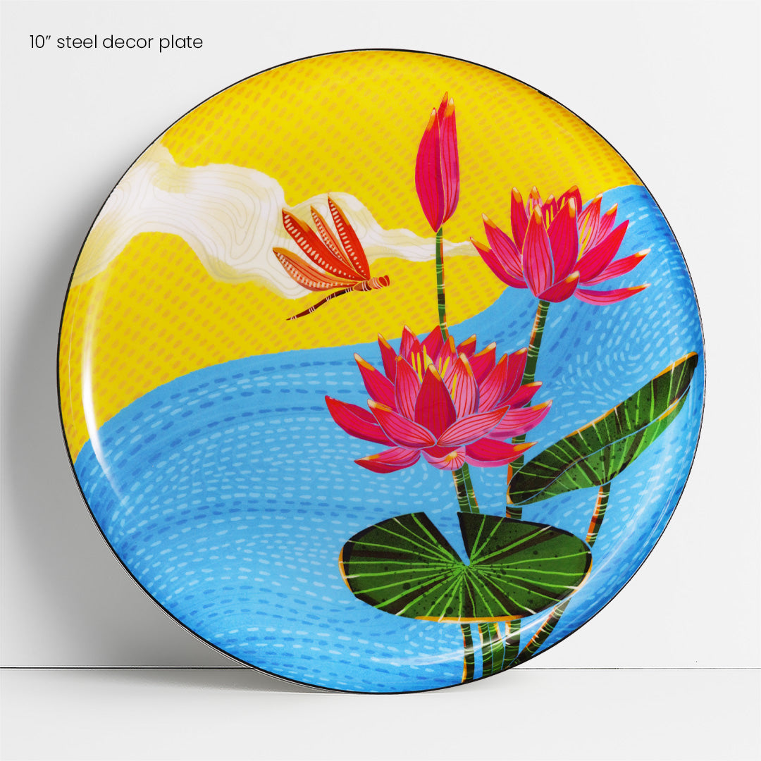 Close up of a 10 inch decor plate | home decor goods