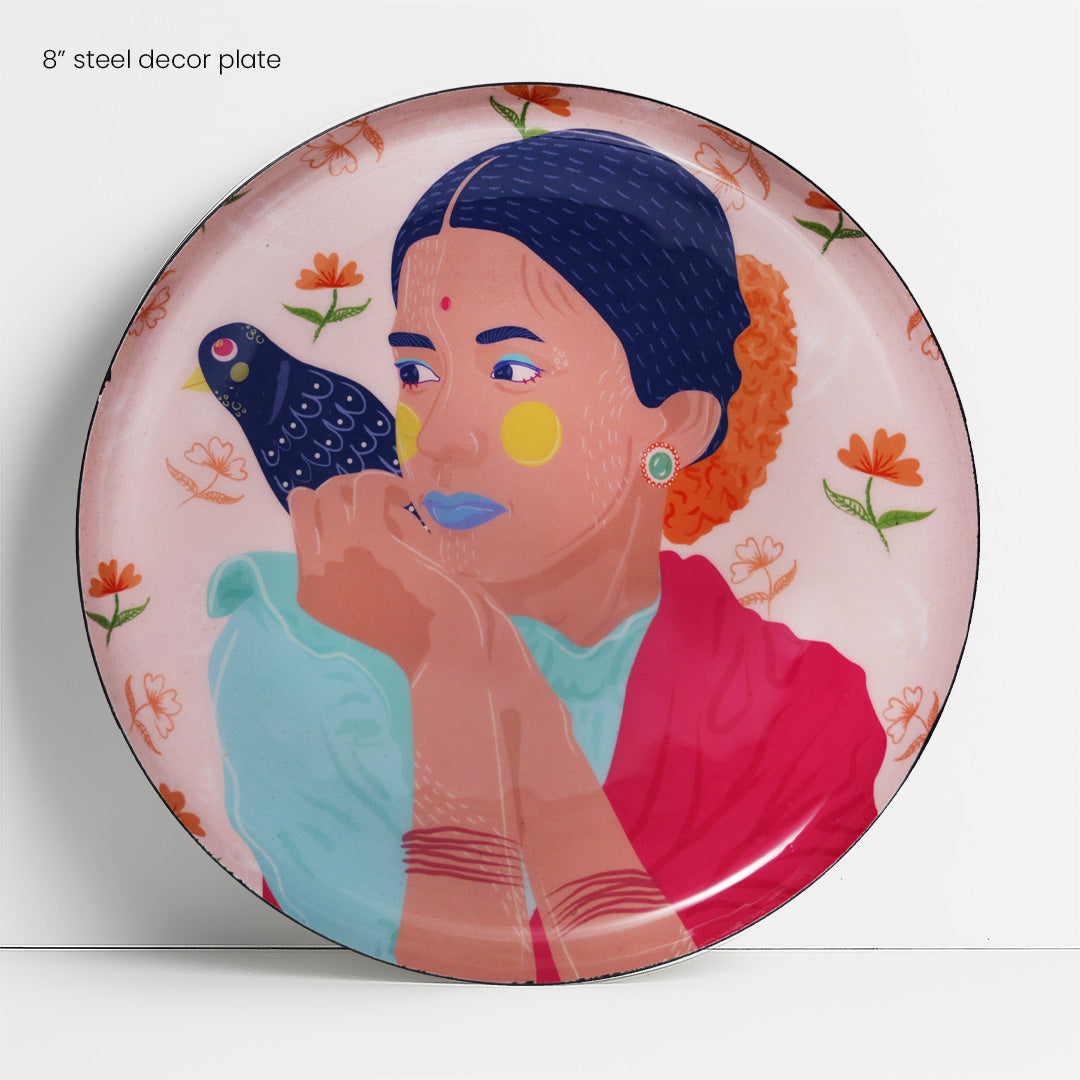 Close up of 8 inch plate  | home decor goods