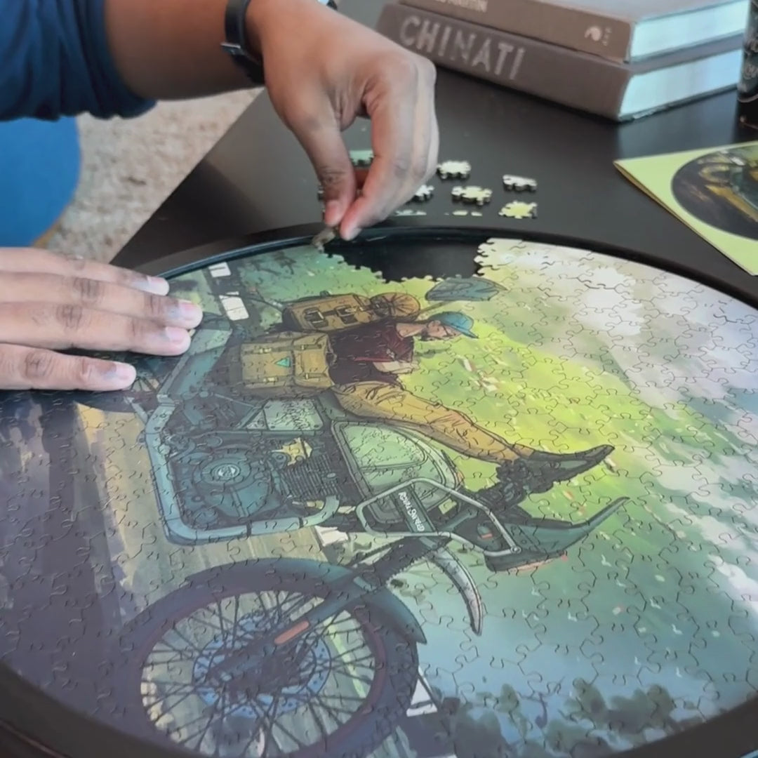 The Nomad | Framed Puzzle – Circular | 300 pieces